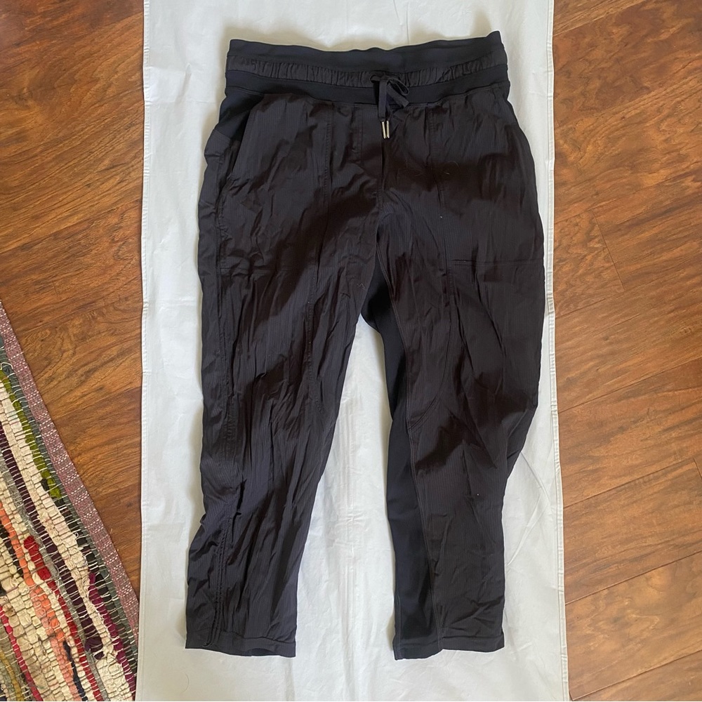 Lululemon Cropped Joggers